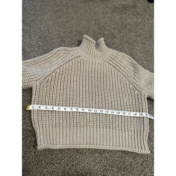 H&M Cream Turtleneck Sweater - Picture 9 of 10